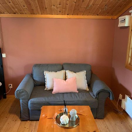 The Pink Cabin Tyfta Екстер'єр фото