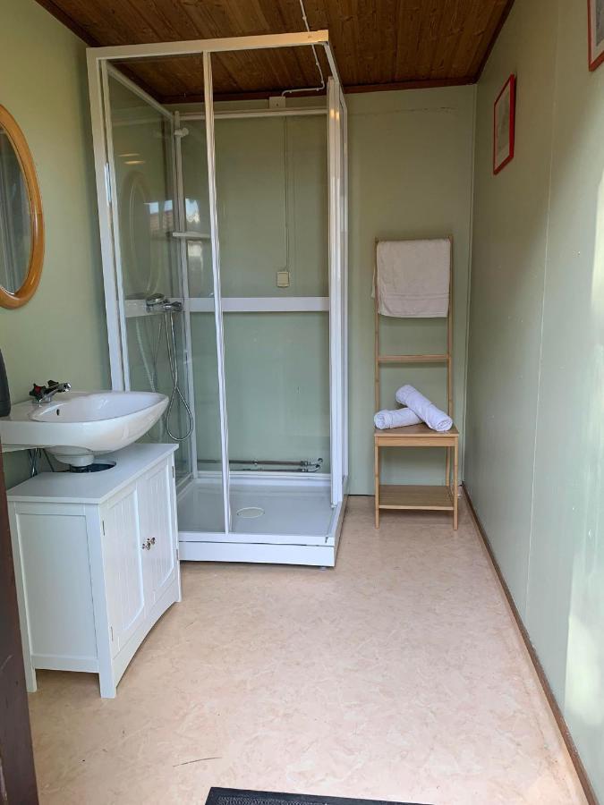The Pink Cabin Tyfta Екстер'єр фото