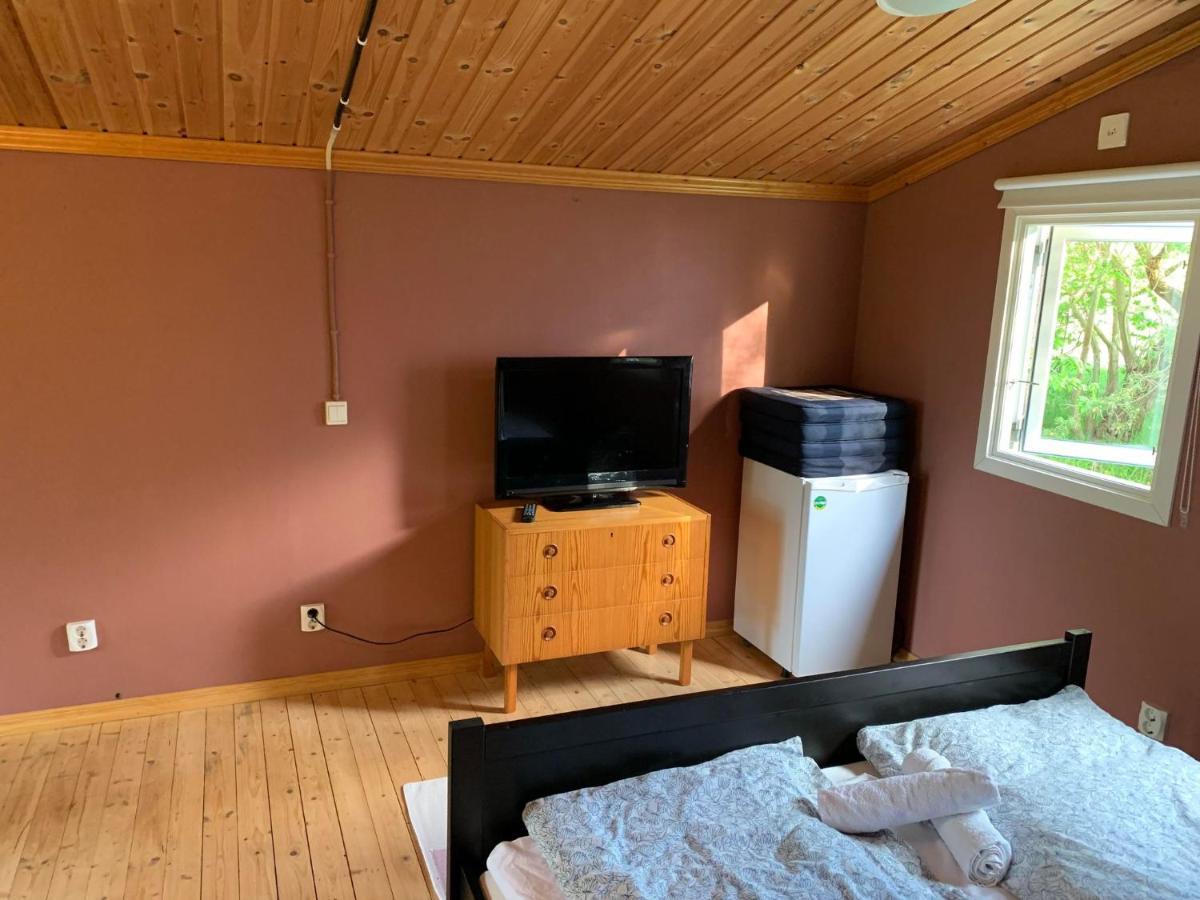 The Pink Cabin Tyfta Екстер'єр фото
